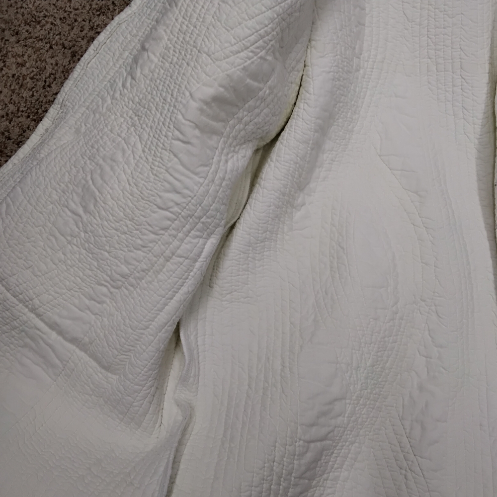 3822 Size 2X Women's Upcycled Quilted Cream Coat, Made from a Quilt. - Picture 5 of 7